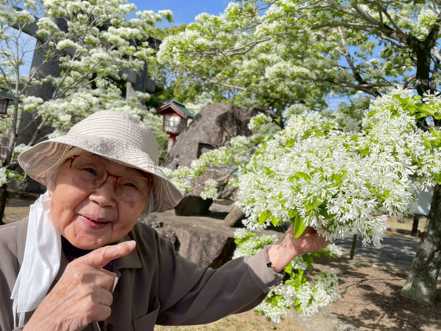 「何だこれは」が「なんじゃもんじゃ」（デイサービス喜楽俱楽部）